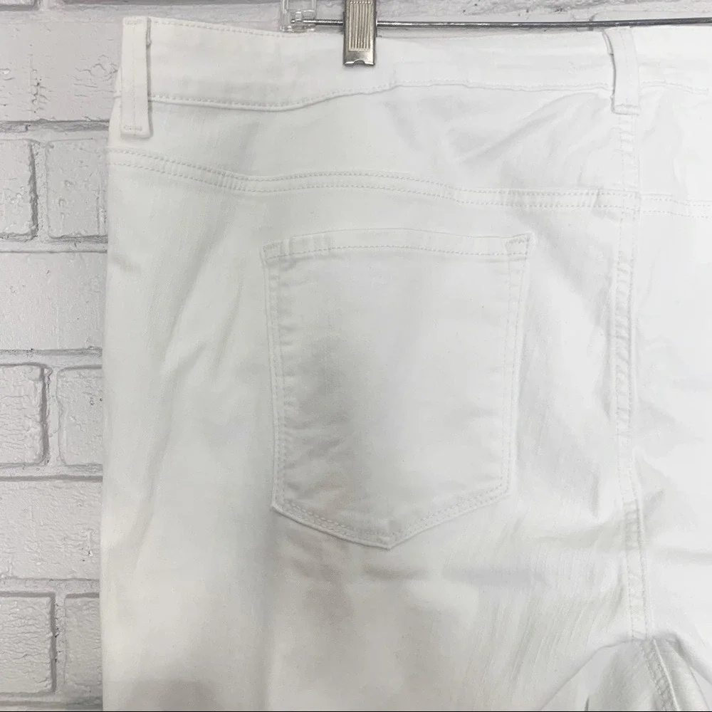 Jessica Simpson Maxwell Bermuda White Denim Shorts | Plus Size‎ 24W High Rise